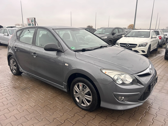 Hyundai I30 1.6CRDI NAVI/KAMERA EURO 4 - автомобили, коли, обяви за нови и употребявани 3