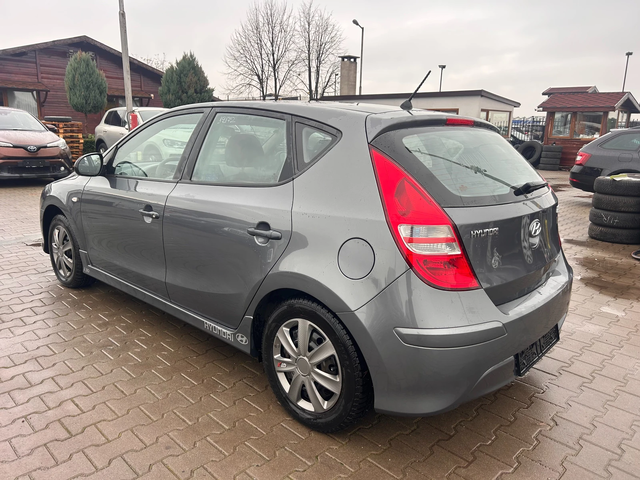 Hyundai I30 1.6CRDI NAVI/KAMERA EURO 4 - автомобили, коли, обяви за нови и употребявани 7