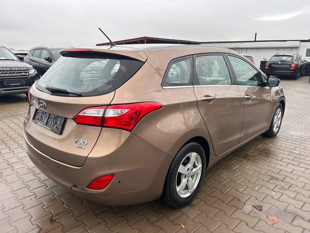 Hyundai I30 1.6CRDI EURO 5 - автомобили, коли, обяви за нови и употребявани 5