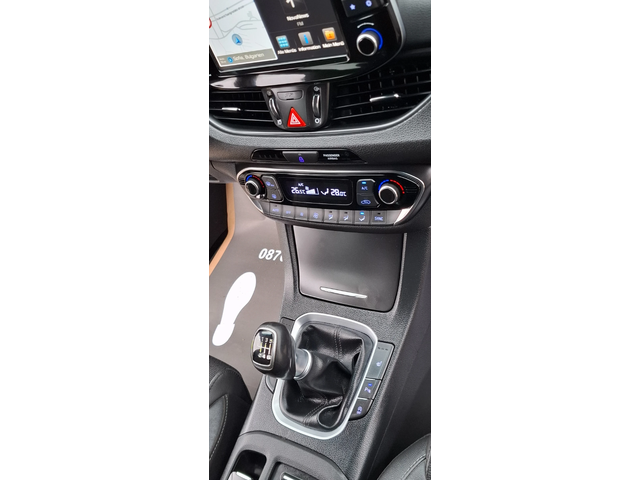 Hyundai I30 1.6 Euro 6 Moon rock Distronic Лимитирана!! - автомобили, коли, обяви за нови и употребявани 14