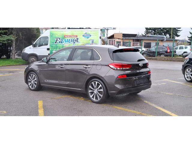 Hyundai I30 1.6 Euro 6 Moon rock Distronic Лимитирана!! - автомобили, коли, обяви за нови и употребявани 4