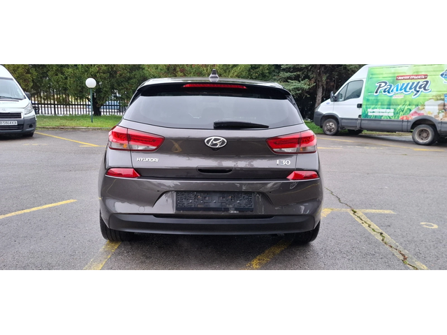 Hyundai I30 1.6 Euro 6 Moon rock Distronic Лимитирана!! - автомобили, коли, обяви за нови и употребявани 5