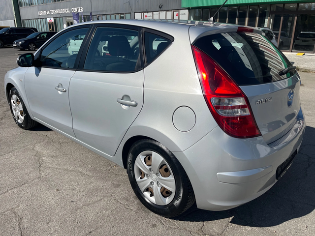 Hyundai I30 1.6i DOHC - автомобили, коли, обяви за нови и употребявани 3