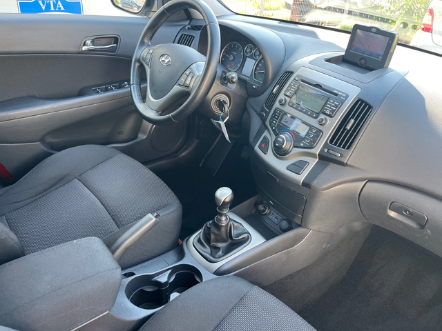 Hyundai I30 1.6i DOHC - автомобили, коли, обяви за нови и употребявани 9