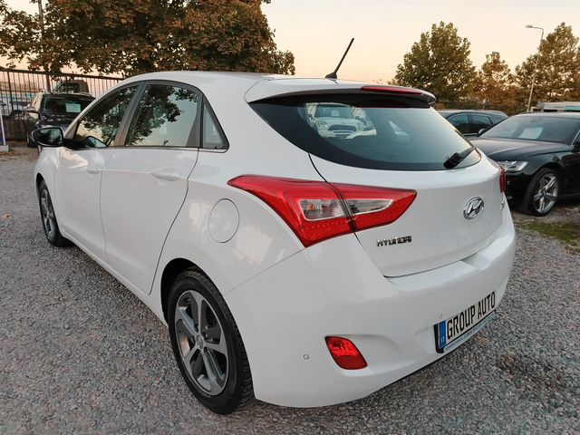 Hyundai I30 1.6CRDI-110к.с/АВТОМАТИК/КЛИМАТРОНИК /КАТО НОВА!!! - автомобили, коли, обяви за нови и употребявани 4