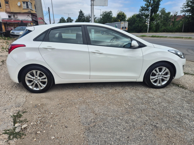 Hyundai I30 1.4i GAS - автомобили, коли, обяви за нови и употребявани 7