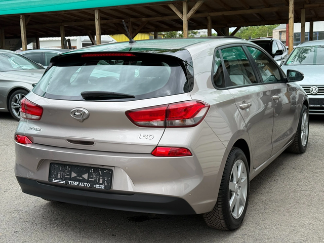 Hyundai I30 1.4I* 99к.с* 6ск* LED* СЕРВИЗНА КНИЖКА С ПЪЛНА ИСТ - автомобили, коли, обяви за нови и употребявани 4