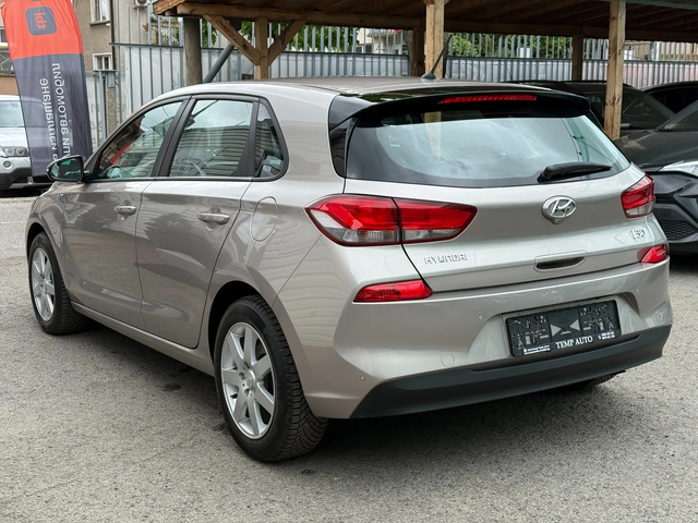 Hyundai I30 1.4I* 99к.с* 6ск* LED* СЕРВИЗНА КНИЖКА С ПЪЛНА ИСТ - автомобили, коли, обяви за нови и употребявани 6