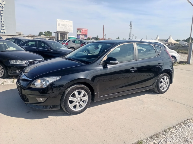 Hyundai I30 1.4, ФЕЙС, сервизна книжка - автомобили, коли, обяви за нови и употребявани 0