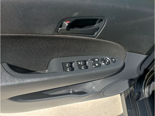 Hyundai I30 1.4, ФЕЙС, сервизна книжка - автомобили, коли, обяви за нови и употребявани 10