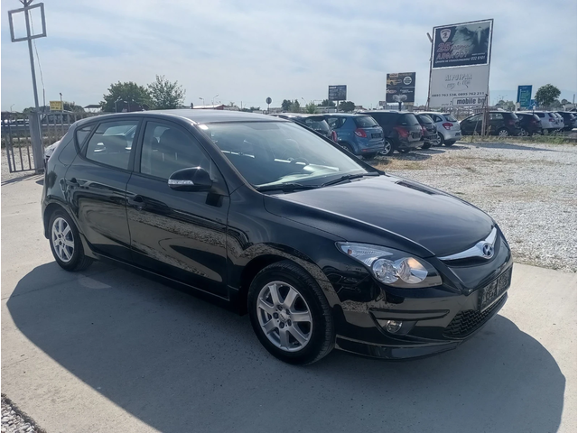 Hyundai I30 1.4, ФЕЙС, сервизна книжка - автомобили, коли, обяви за нови и употребявани 2