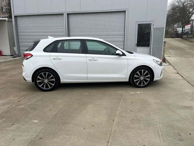 Hyundai I30 1.6 автомат - автомобили, коли, обяви за нови и употребявани 6