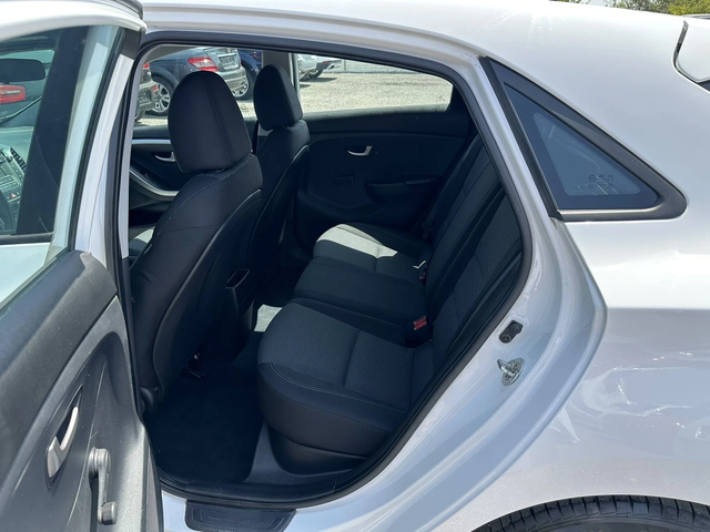 Hyundai I30 1.4CRDI* 90к.с* LED* - автомобили, коли, обяви за нови и употребявани 13