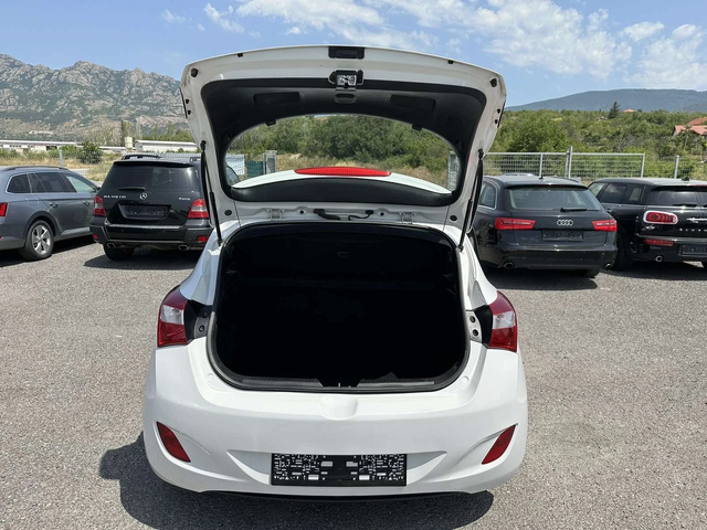 Hyundai I30 1.4CRDI* 90к.с* LED* - автомобили, коли, обяви за нови и употребявани 15