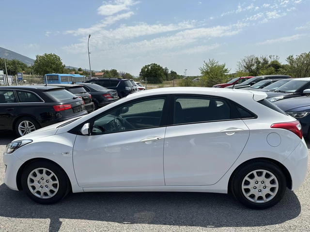 Hyundai I30 1.4CRDI* 90к.с* LED* - автомобили, коли, обяви за нови и употребявани 4