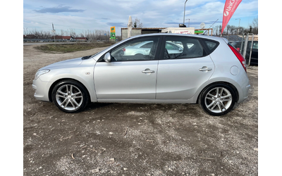 Hyundai I30 1.6GRDI-115-ITALIA - автомобили, коли, обяви за нови и употребявани 9