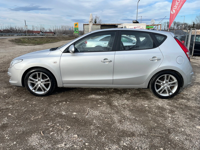 Hyundai I30 1.6GRDI-115-ITALIA - автомобили, коли, обяви за нови и употребявани 9