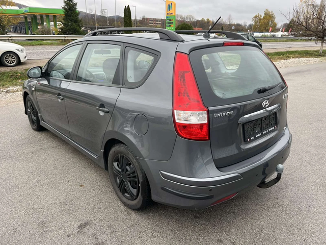 Hyundai I30 1.6CRDI 90кс 6 СКОРОСТИ АВТОПИЛОТ КЛИМАТРОНИК - автомобили, коли, обяви за нови и употребявани 4