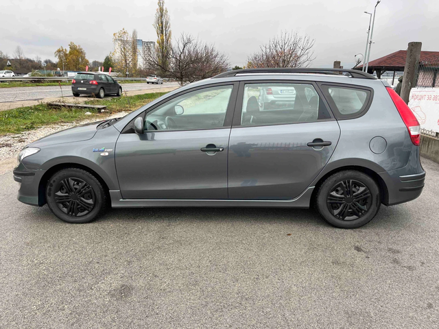 Hyundai I30 1.6CRDI 90кс 6 СКОРОСТИ АВТОПИЛОТ КЛИМАТРОНИК - автомобили, коли, обяви за нови и употребявани 5