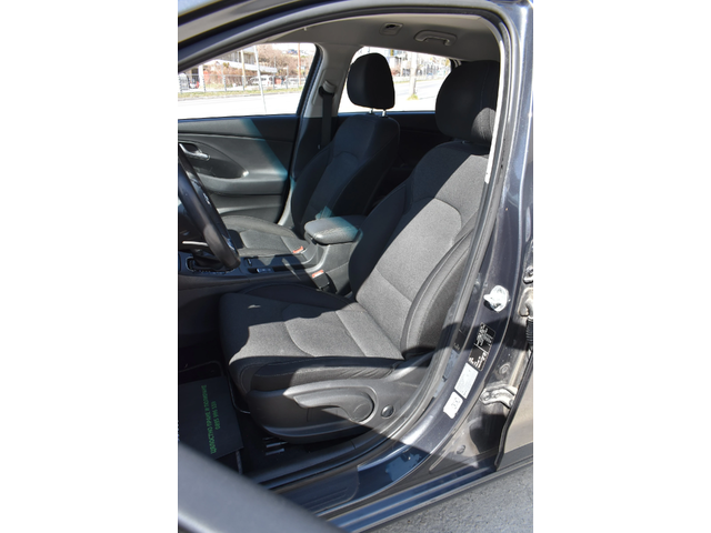 Hyundai I30 1.6D* AUTOMAT - автомобили, коли, обяви за нови и употребявани 8