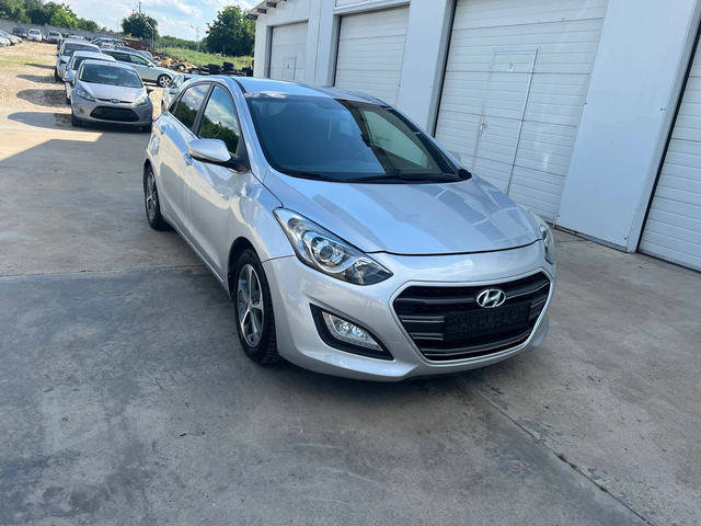 Hyundai I30 1.6crdi * Navi* * Nova* UNIKAT* - автомобили, коли, обяви за нови и употребявани 11
