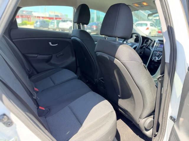 Hyundai I30 1.4Бензин-лизинг през Уникредит - автомобили, коли, обяви за нови и употребявани 12