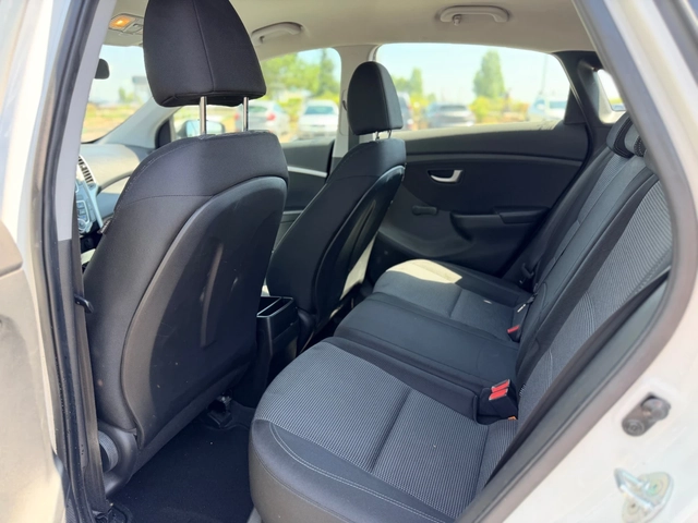 Hyundai I30 1.4Бензин-лизинг през Уникредит - автомобили, коли, обяви за нови и употребявани 13