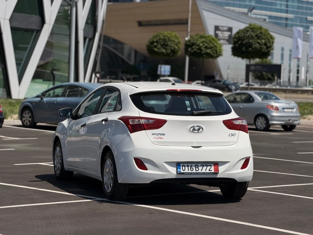 Hyundai I30 1.4Бензин-лизинг през Уникредит - автомобили, коли, обяви за нови и употребявани 7