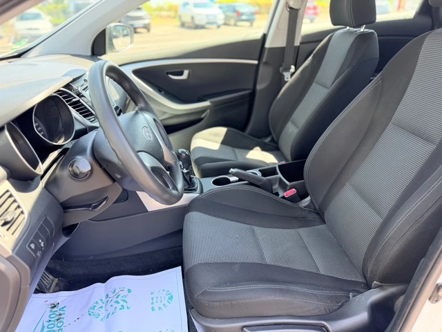 Hyundai I30 1.4Бензин-лизинг през Уникредит - автомобили, коли, обяви за нови и употребявани 8
