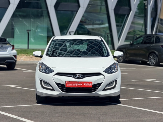 Hyundai I30 1.4 Бензин-Лизинг първа вноска 2300 евро - автомобили, коли, обяви за нови и употребявани 1