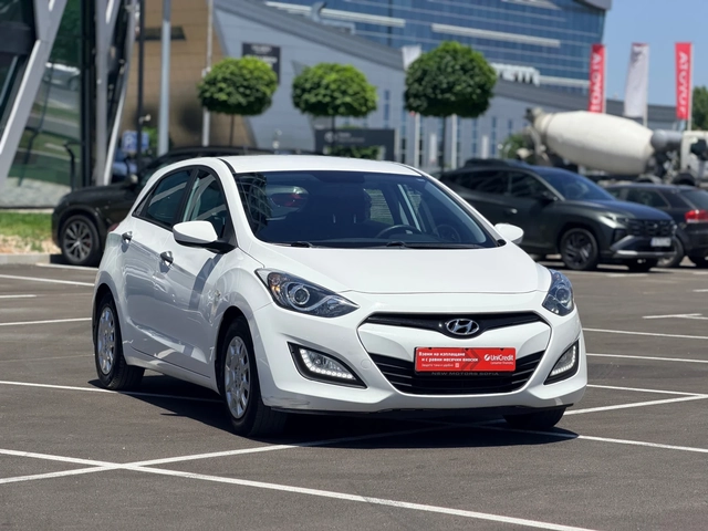 Hyundai I30 1.4 Бензин-Лизинг първа вноска 2300 евро - автомобили, коли, обяви за нови и употребявани 2