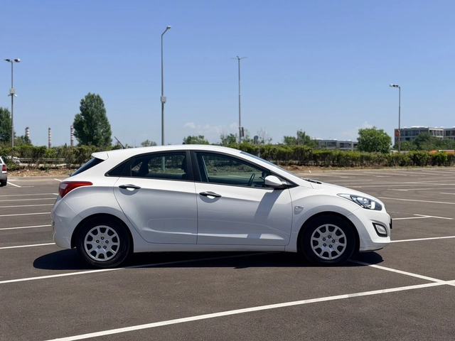 Hyundai I30 1.4 Бензин-Лизинг първа вноска 2300 евро - автомобили, коли, обяви за нови и употребявани 3