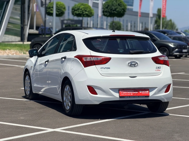 Hyundai I30 1.4 Бензин-Лизинг първа вноска 2300 евро - автомобили, коли, обяви за нови и употребявани 7