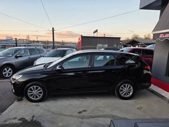 Hyundai I30 1.4I-140к.с EURO 6b-АВТОМАТИК-ШВЕЙЦАРИЯ - автомобили, коли, обяви за нови и употребявани 3