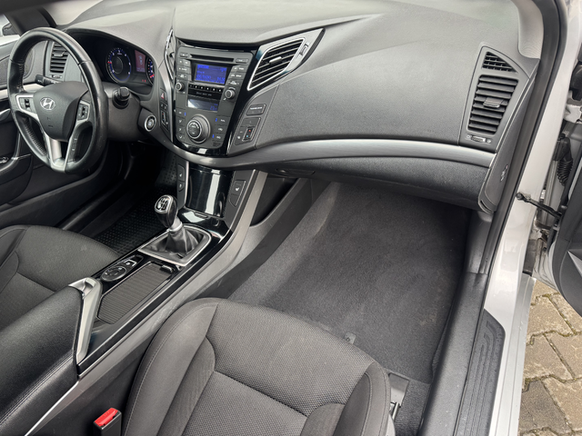 Hyundai I40 1, 7crdi 136ps, клима, аутохолд, подгрев, мулти, евро 5 - автомобили, коли, обяви за нови и употребявани 12