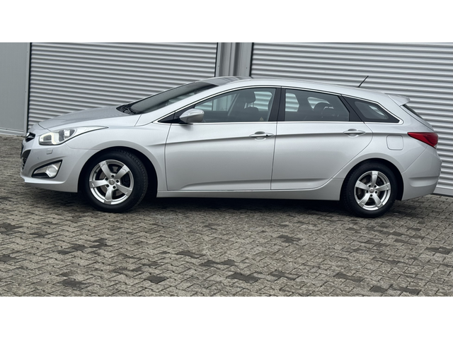 Hyundai I40 1, 7crdi 136ps, клима, аутохолд, подгрев, мулти, евро 5 - автомобили, коли, обяви за нови и употребявани 2