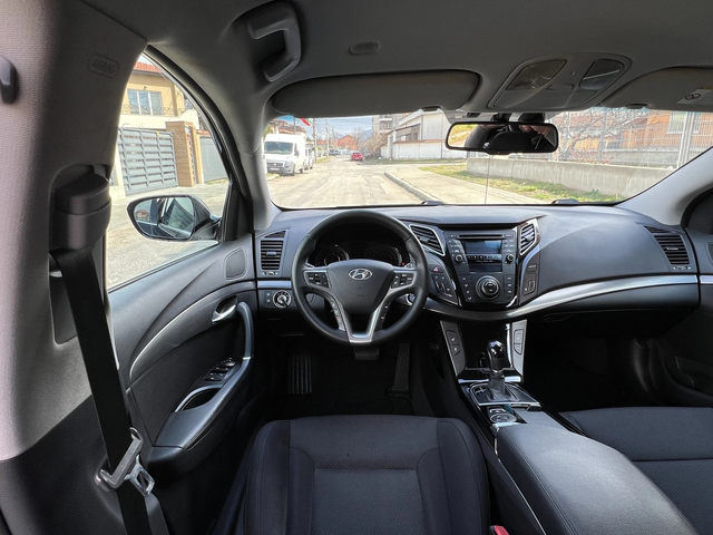 Hyundai I40 2.0i-AVTOMAT-ШВЕЙЦАРИЯ- - автомобили, коли, обяви за нови и употребявани 9