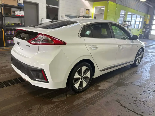 Hyundai Ioniq Electric ULTIMATE КОЖА ШИБЕДАХ CARPLAY KEYLESS ACC - автомобили, коли, обяви за нови и употребявани 3