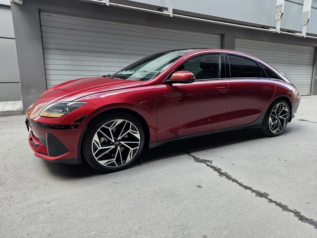 Hyundai Ioniq 6 Ultimate * AWD* 77.4* BOSE* PANO* 360* Head-Up* - автомобили, коли, обяви за нови и употребявани 1