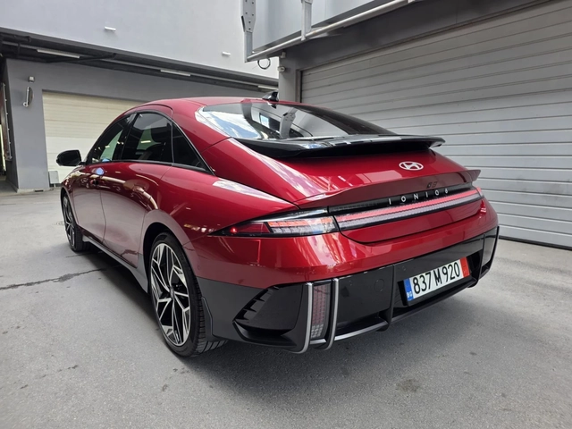 Hyundai Ioniq 6 Ultimate * AWD* 77.4* BOSE* PANO* 360* Head-Up* - автомобили, коли, обяви за нови и употребявани 3