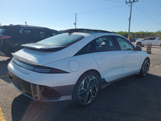 Hyundai Ioniq 6 AWD - автомобили, коли, обяви за нови и употребявани 2