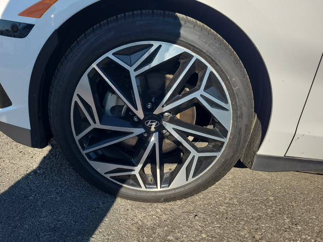 Hyundai Ioniq 6 AWD - автомобили, коли, обяви за нови и употребявани 5