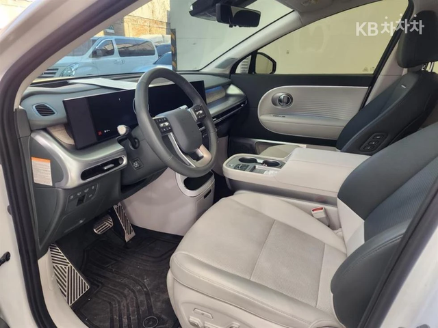 Hyundai IONIQ 9 EV AWD ЛИЗИНГ БЕЗ ПЪРВ.ВН - автомобили, коли, обяви за нови и употребявани 4