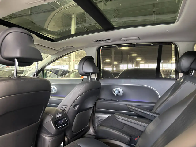 Hyundai IONIQ 9 ULTIMATE|CALLIGRAPHY|AWD|NAV|HUD|MASSAGE|6PASS|3D| All Wheel Drive - автомобили, коли, обяви за нови и употребявани 9