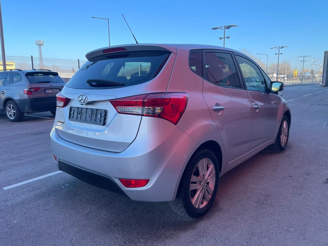 Hyundai Ix20 1.6 CRDI ПАНОРАМА-НАВИГАЦИЯ-КАМЕРА-КОЖА - автомобили, коли, обяви за нови и употребявани 4