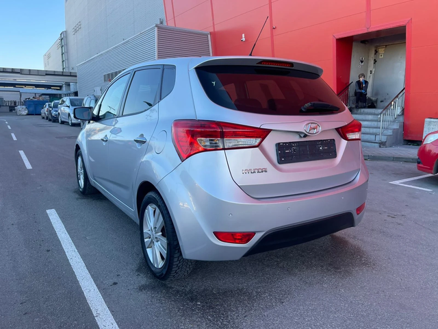 Hyundai Ix20 1.6 CRDI ПАНОРАМА-НАВИГАЦИЯ-КАМЕРА-КОЖА - автомобили, коли, обяви за нови и употребявани 6