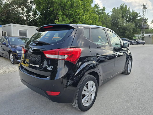 Hyundai Ix20 1.6crdi 115к.с Топ състояние - автомобили, коли, обяви за нови и употребявани 3