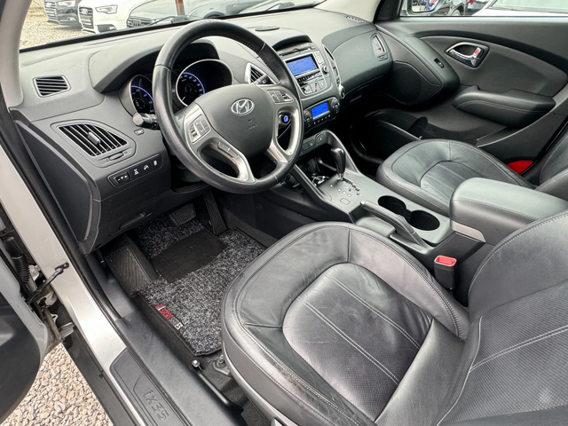 Hyundai IX35 2.0i AWD ! SWISS ! - автомобили, коли, обяви за нови и употребявани 7