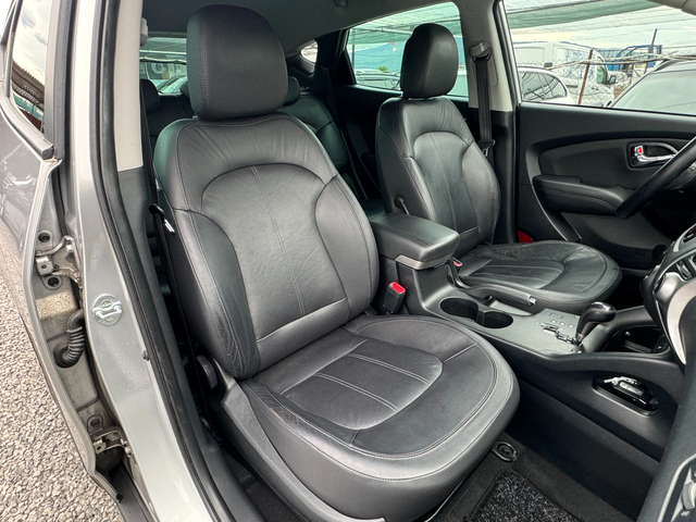 Hyundai IX35 2.0i AWD ! SWISS ! - автомобили, коли, обяви за нови и употребявани 9