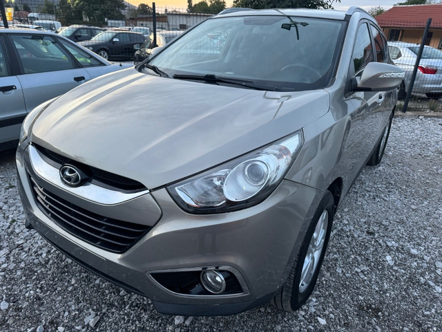 Hyundai IX35 2.0i ГАЗОВ ИНЖЕКЦИОН - автомобили, коли, обяви за нови и употребявани 0